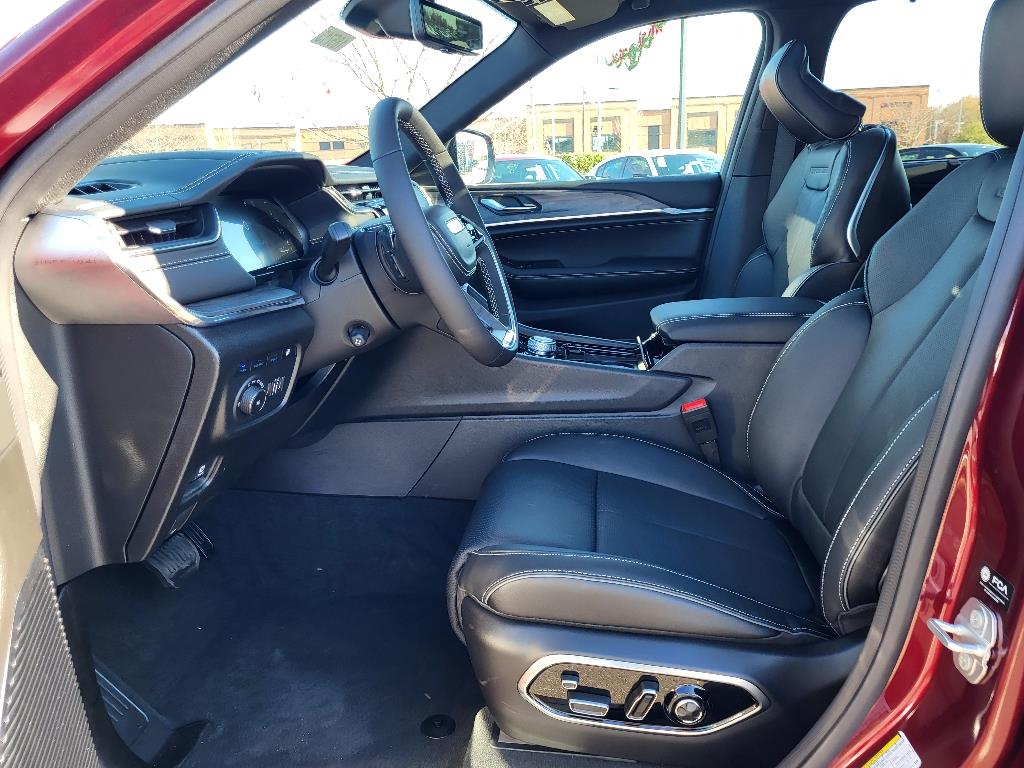 2024 Jeep Cherokee 4xe Overland photo 4