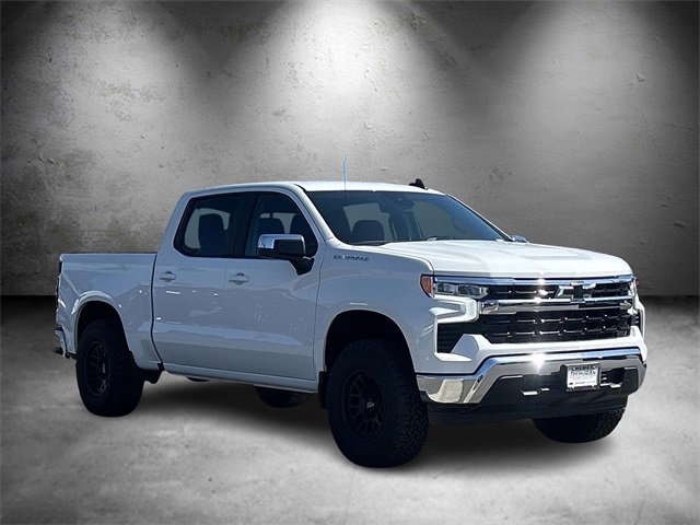 2025 Chevrolet Silverado 1500 LT photo 3