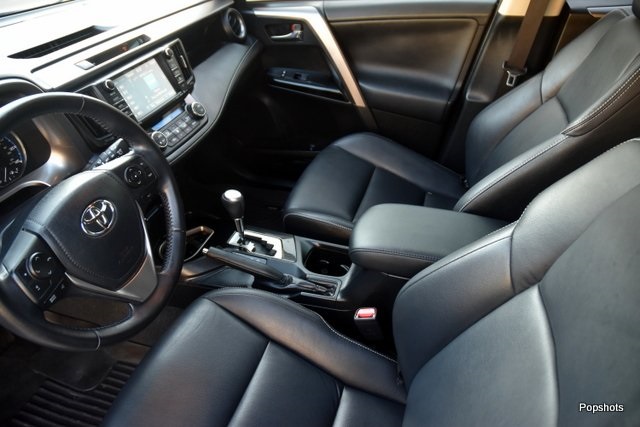 2016 Toyota RAV4 Limited photo 8