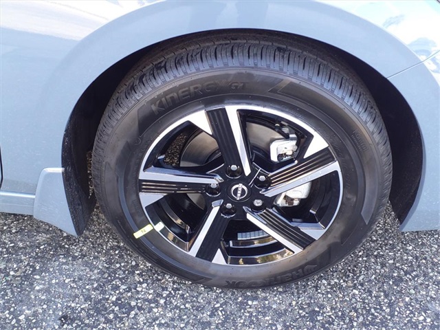 2025 Nissan Sentra SV photo 5