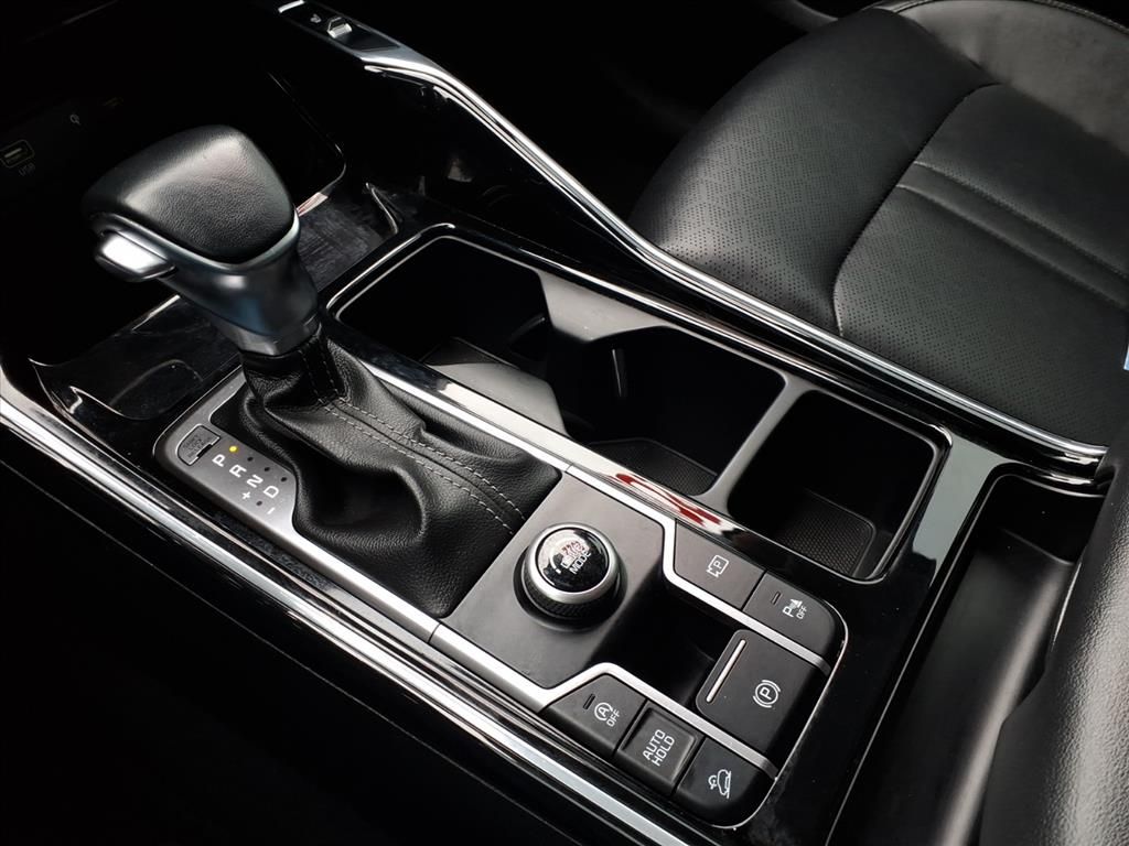 2022 KIA SORENTO - Image 16