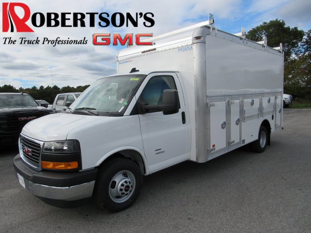 2025 GMC Savana Cutaway Work Van's photo