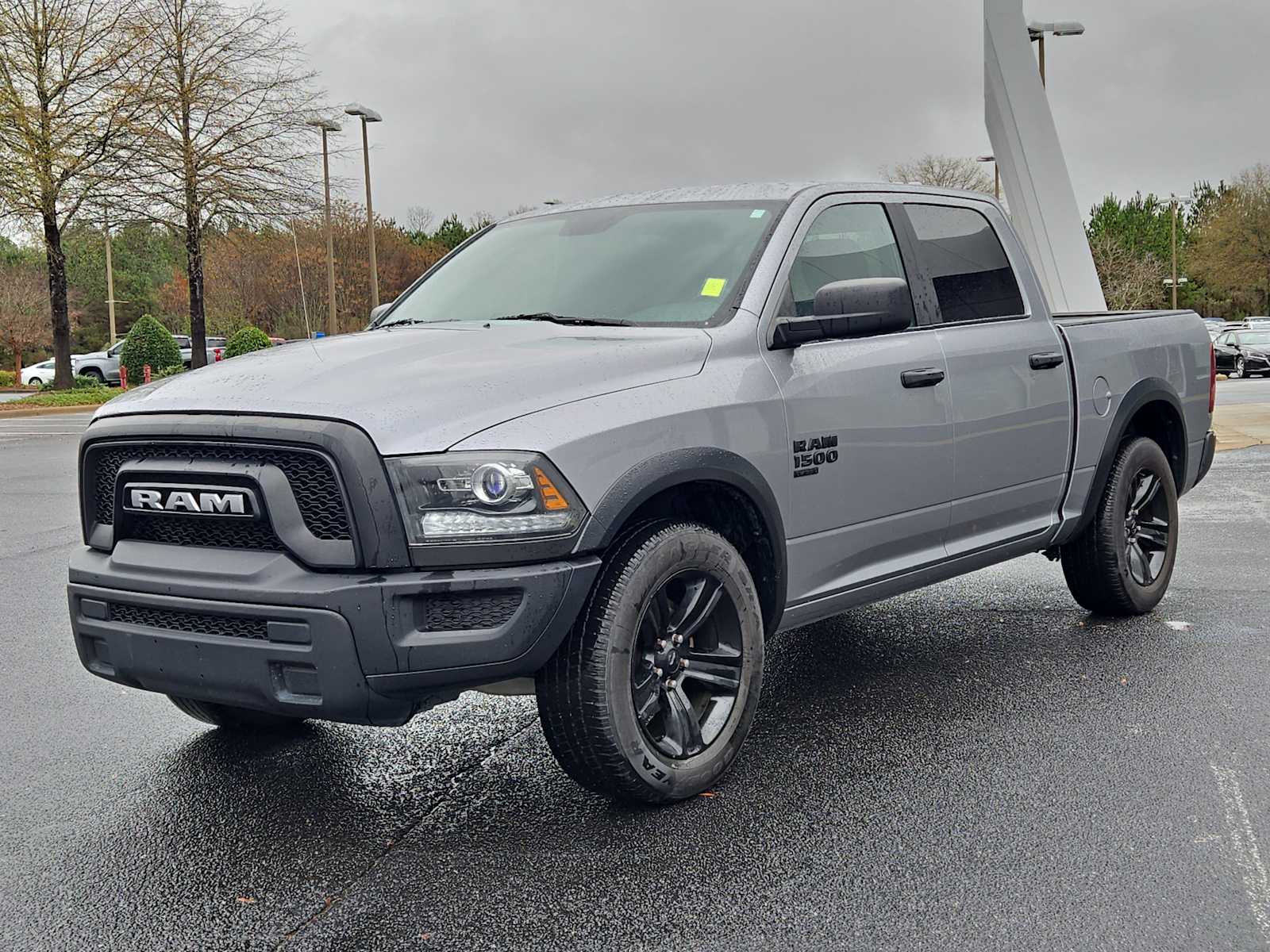 2024 Ram 1500 Classic Warlock photo 3