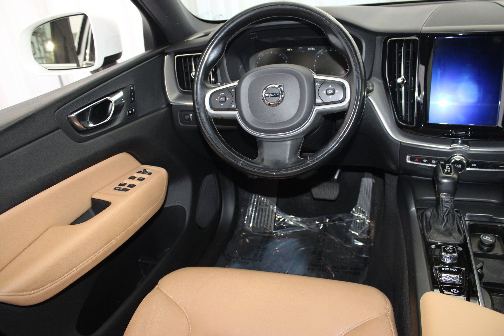 2020 Volvo XC60 T5 Momentum photo 26
