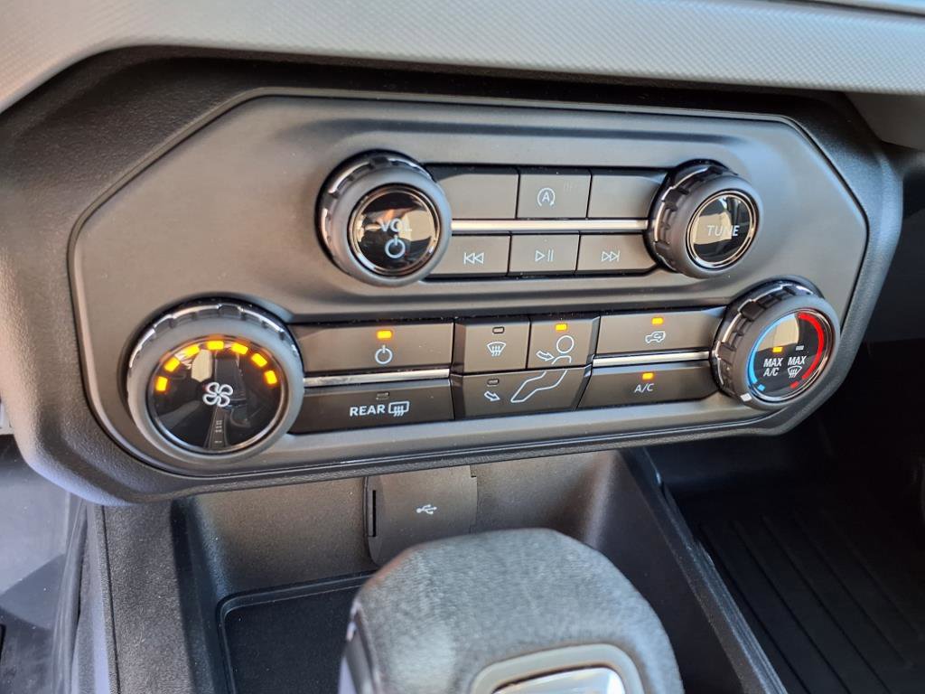 2023 Ford Bronco Base photo 15