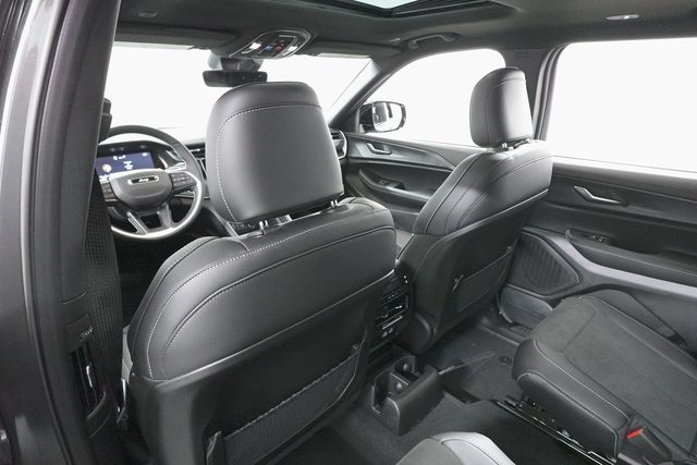 2025 Jeep Grand Cherokee Laredo Altitude photo 26