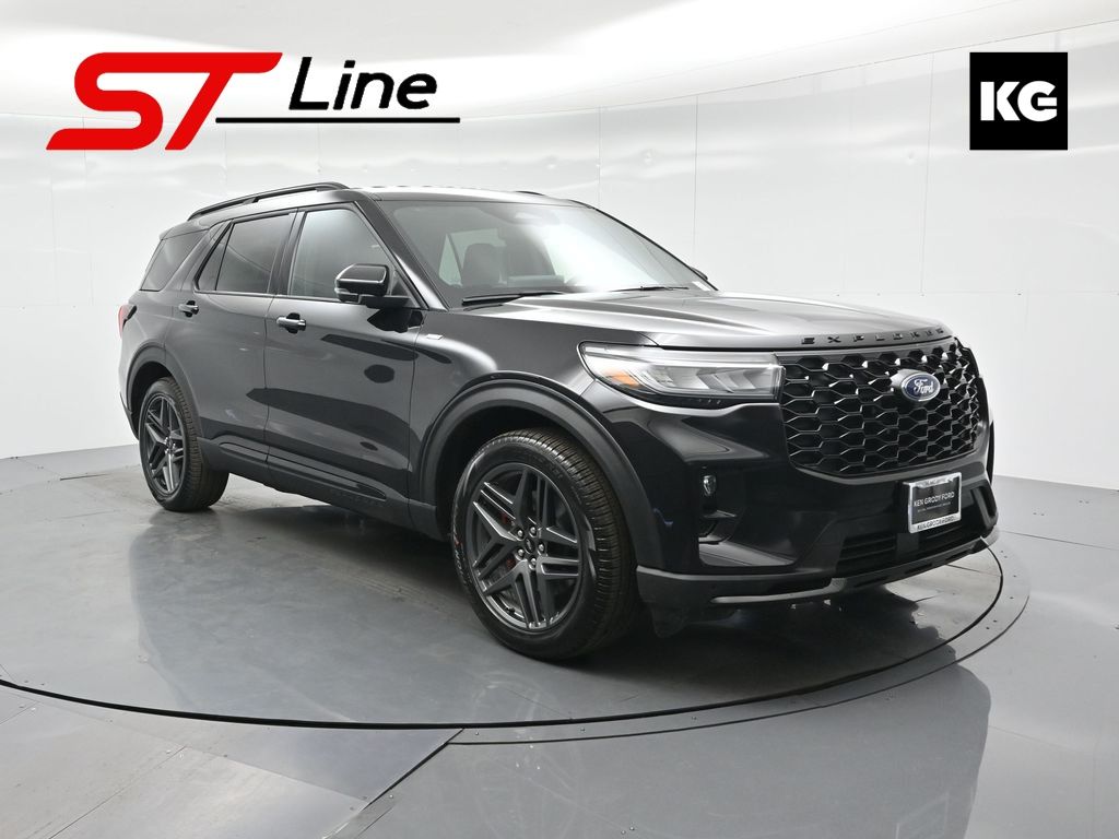 2025 Ford Explorer ST-LINE's photo