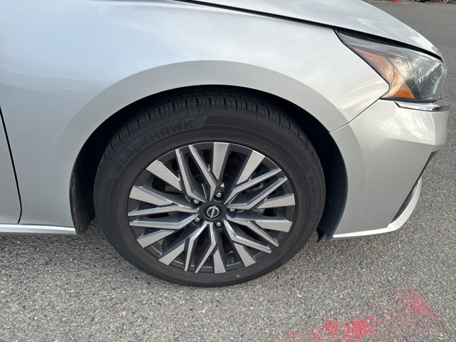 2023 Nissan Altima 2.5 SV photo 10