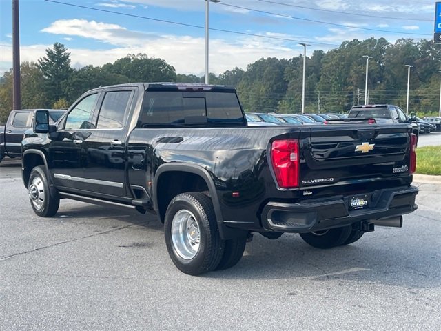 2024 Chevrolet Silverado 3500HD High Country photo 3