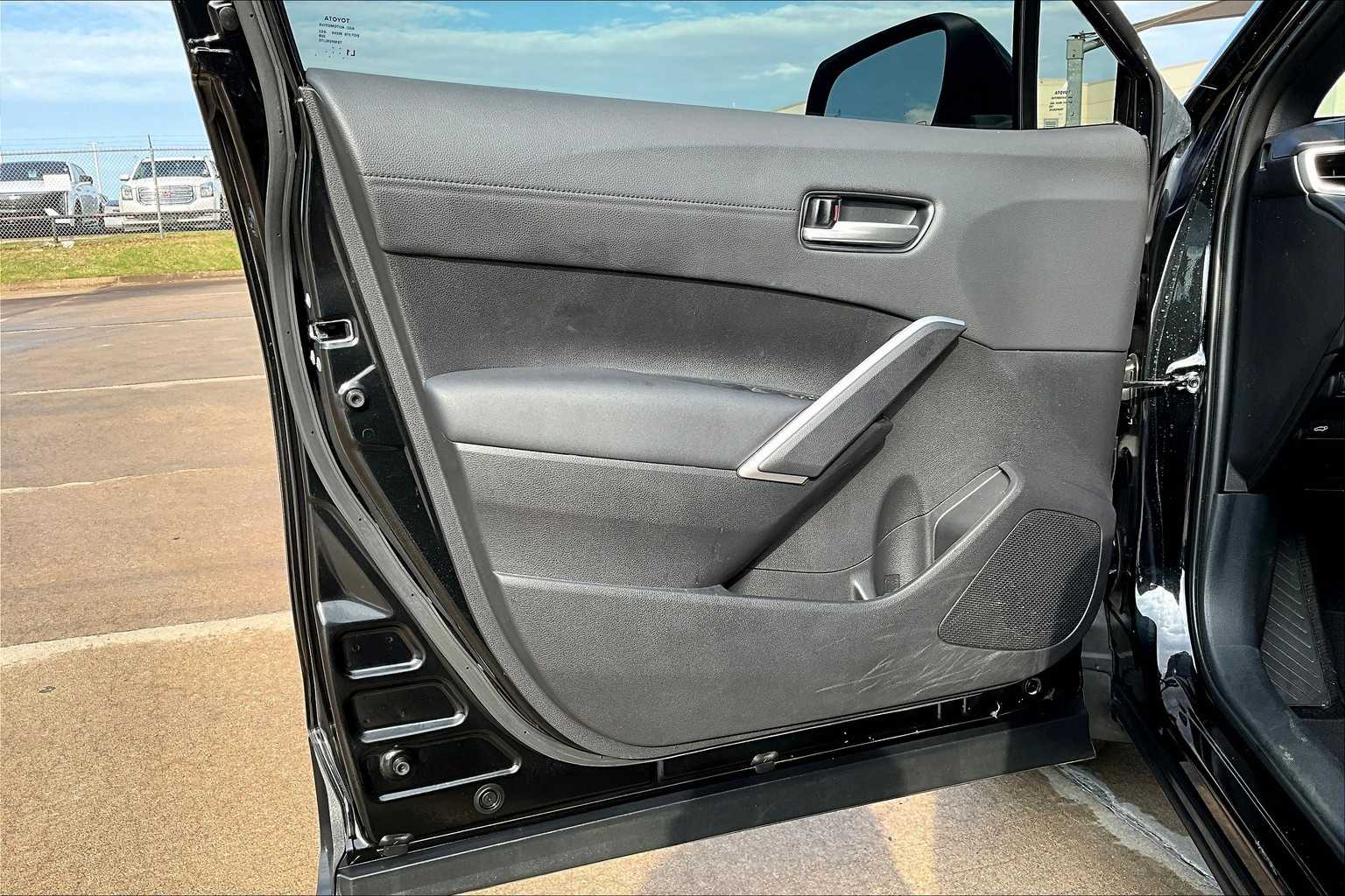 2023 Toyota Corolla Hybrid XSE photo 23