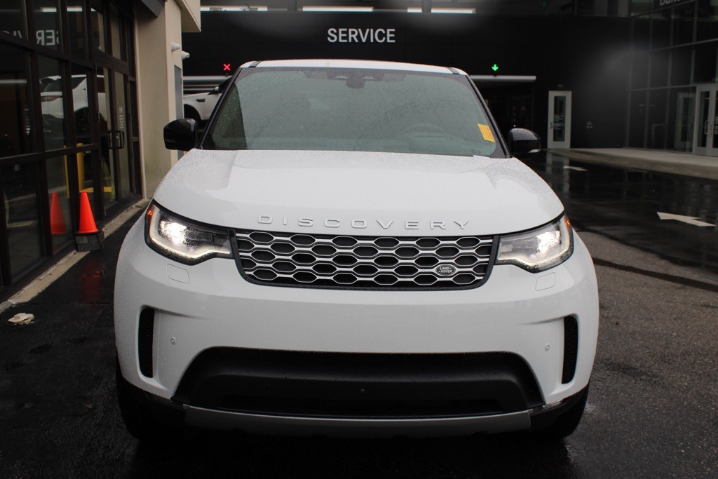 2025 Land Rover Discovery P300 S photo 2