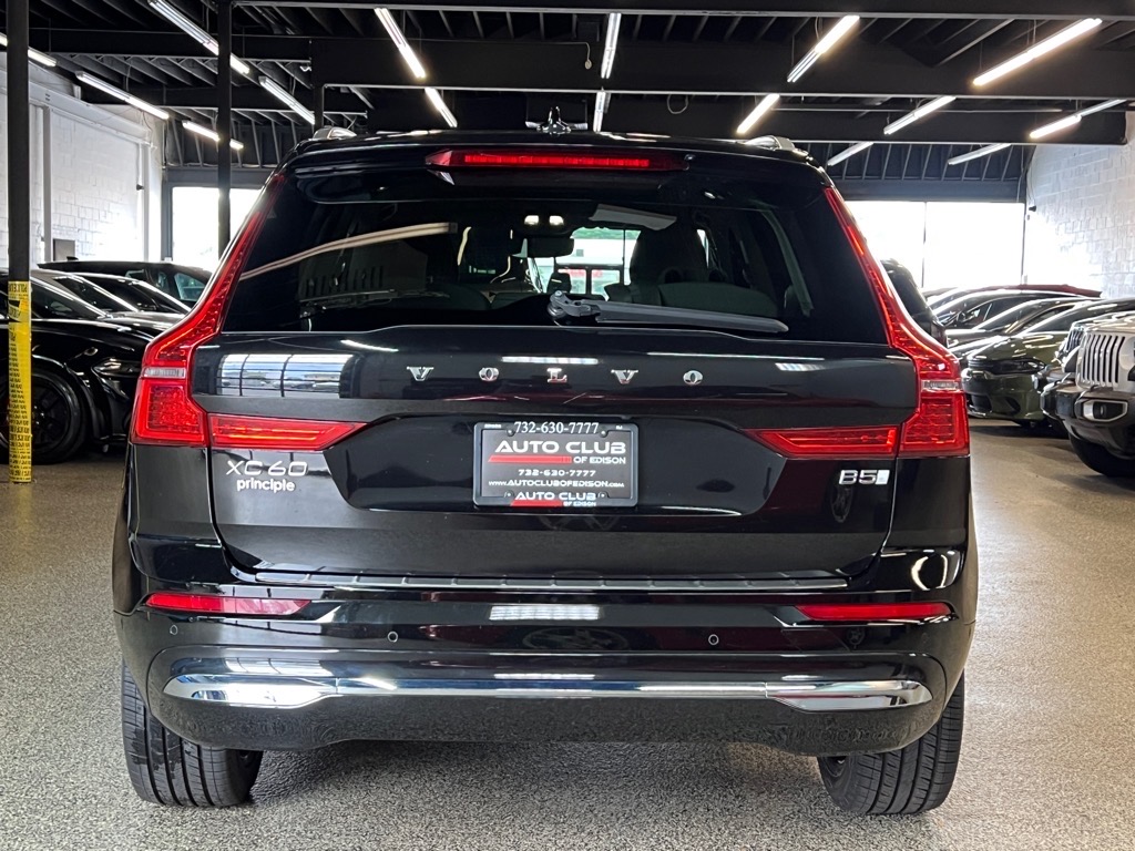 2023 Volvo XC60 B5 Plus photo 4