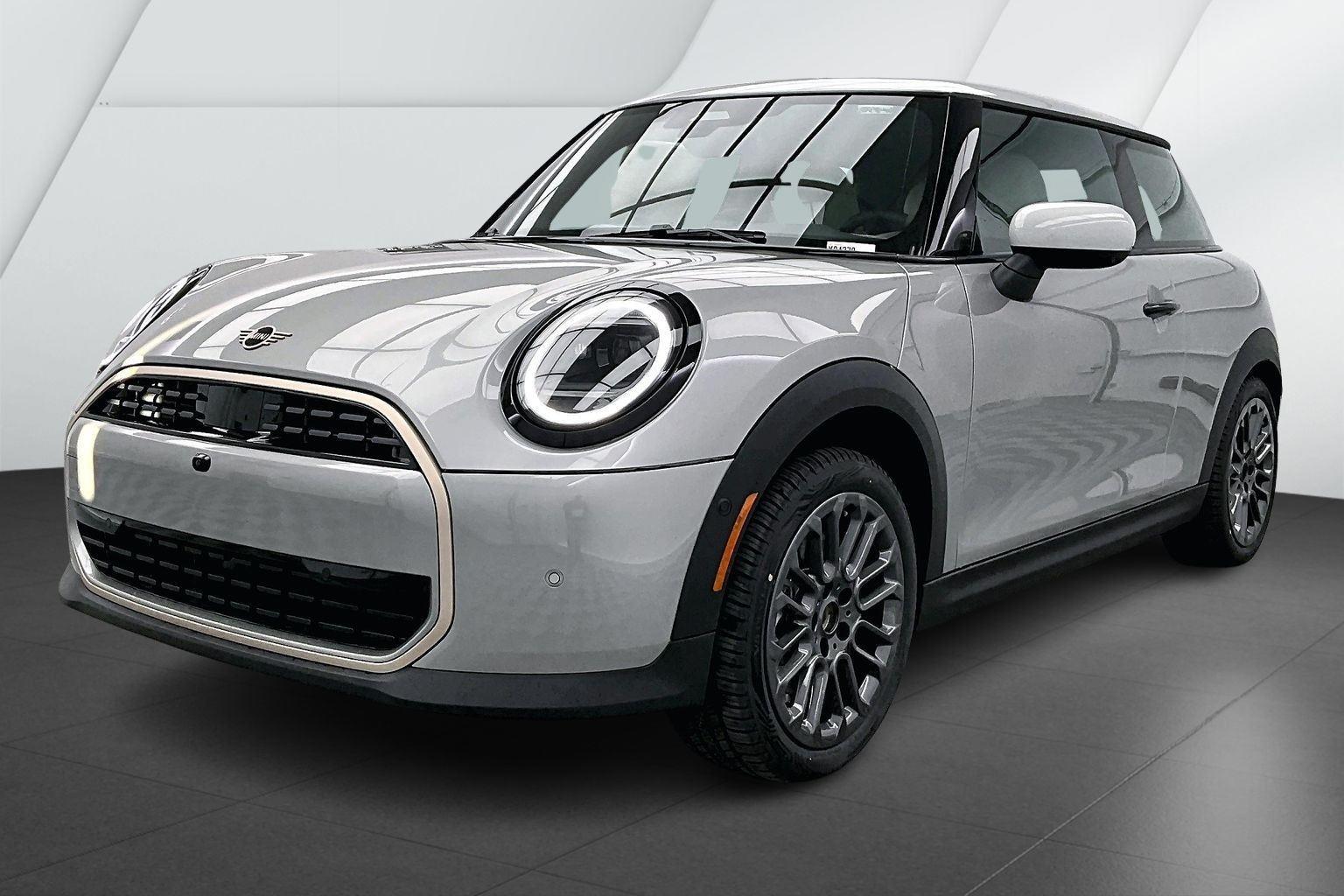 2026 MINI Hardtop 2 Door's photo