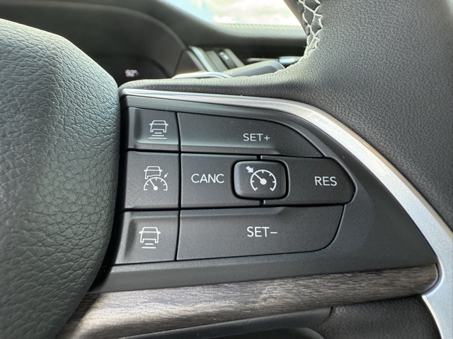 2025 Jeep Grand Cherokee Limited photo 24