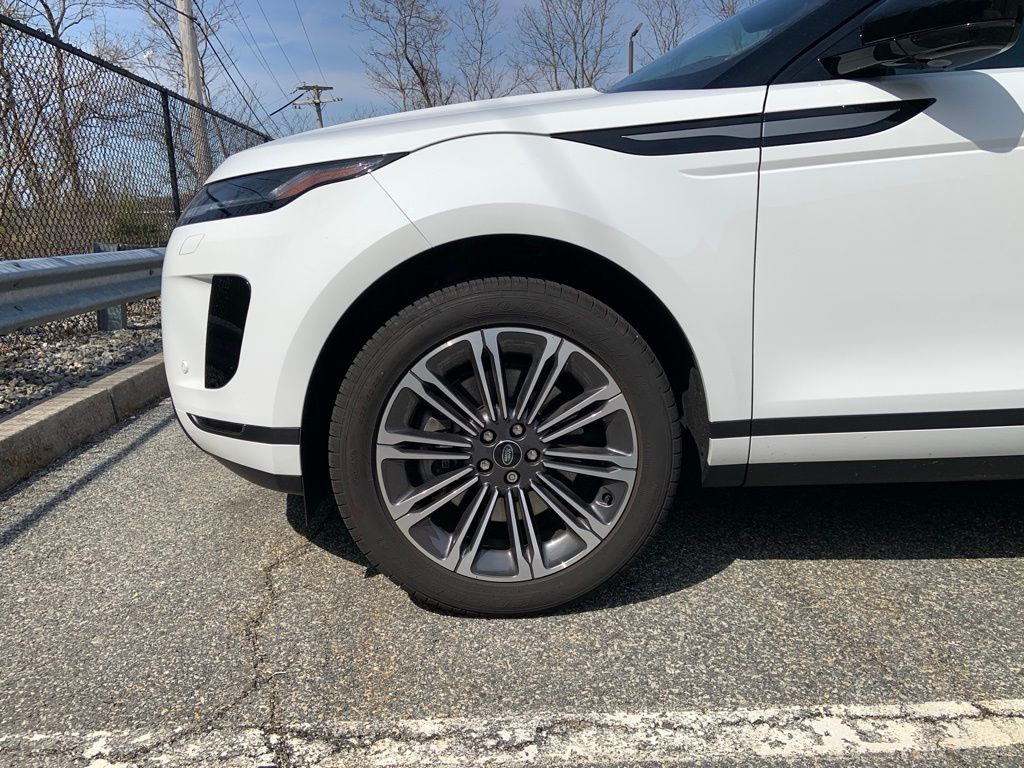 2024 Land Rover Range Rover Evoque S photo 9