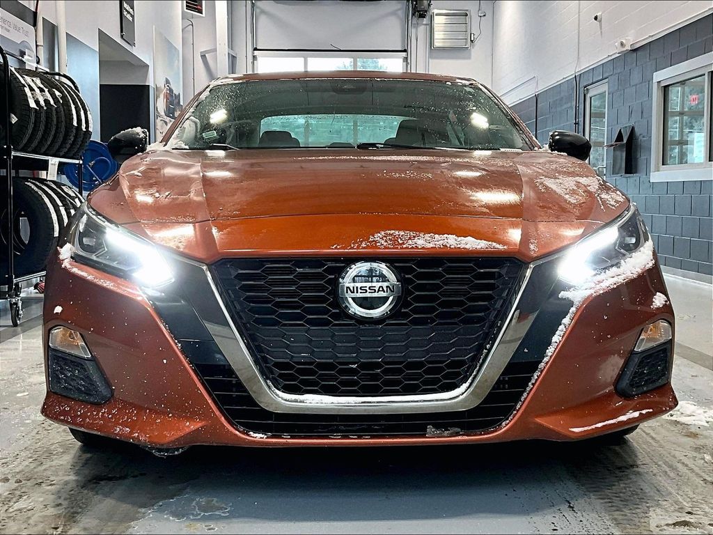 2022 Nissan Altima SR