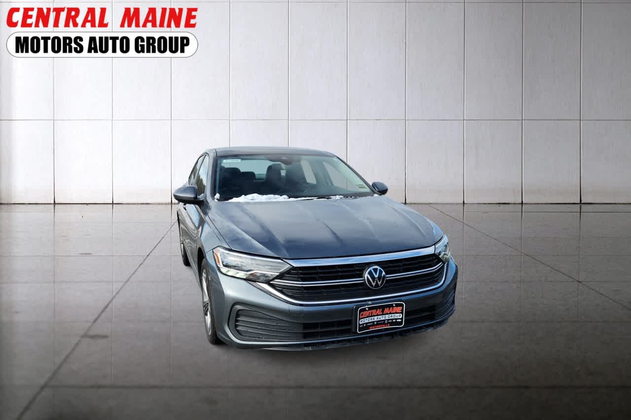 2023 Volkswagen Jetta SE's photo