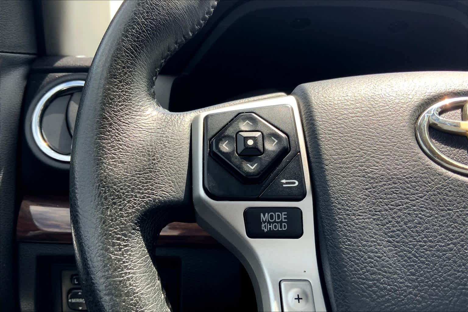 2014 Toyota Tundra Limited photo 19