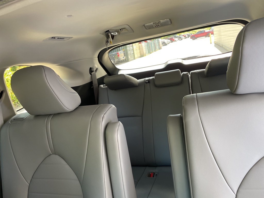 2025 Toyota Highlander Hybrid XLE photo 10