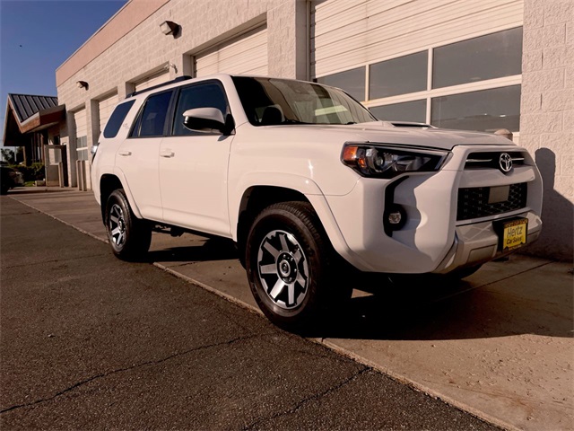 2024 Toyota 4Runner TRD photo 3