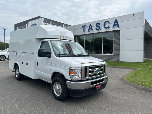 New 2025 White Ford Base image 1