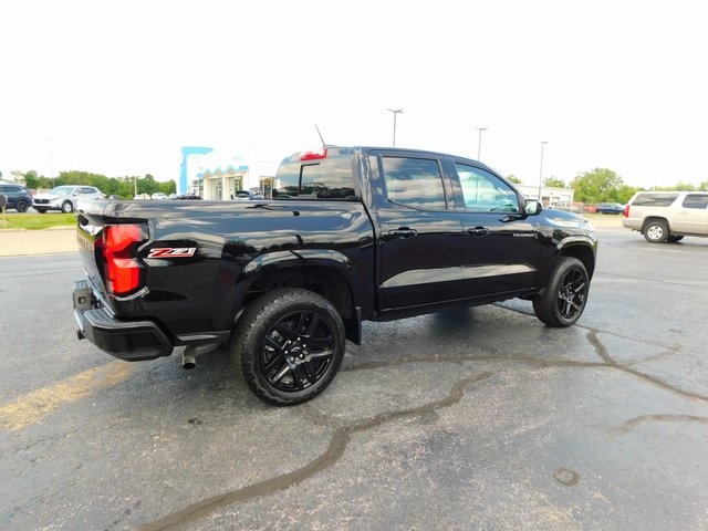 2025 Chevrolet Colorado Z71 photo 2