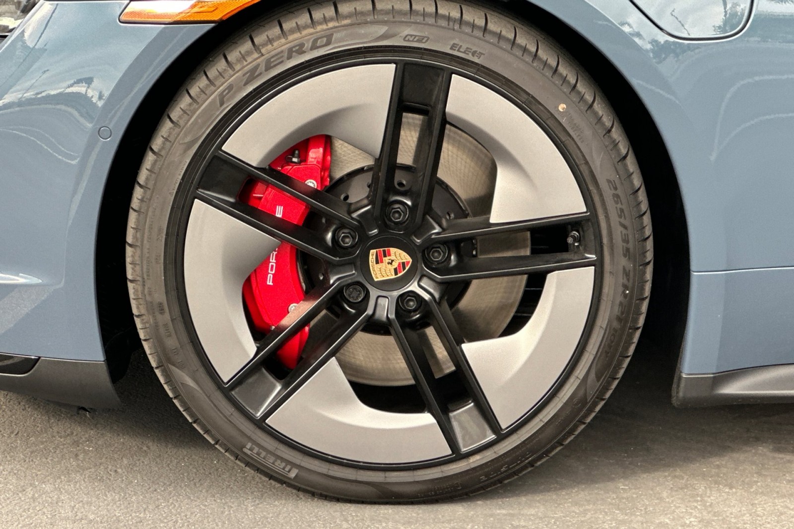 2026 Porsche Taycan GTS photo 24