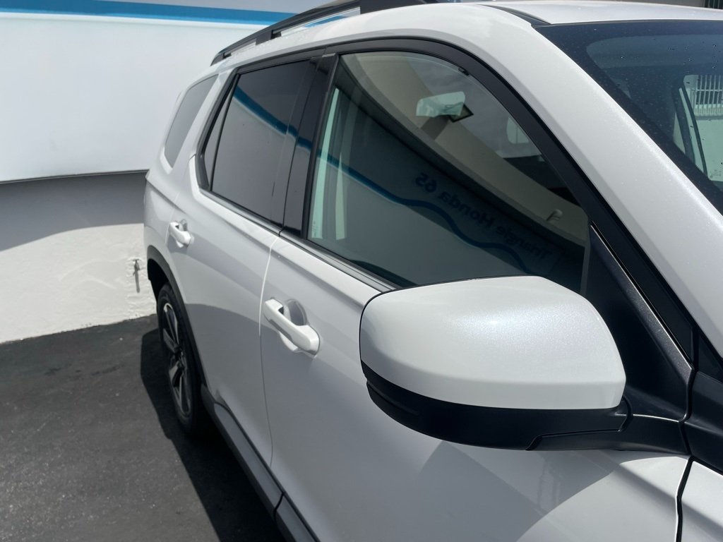 2025 Honda Pilot Touring photo 38