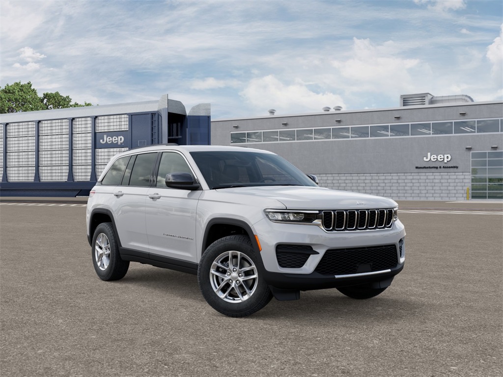 2025 Jeep Grand Cherokee Laredo X photo 3