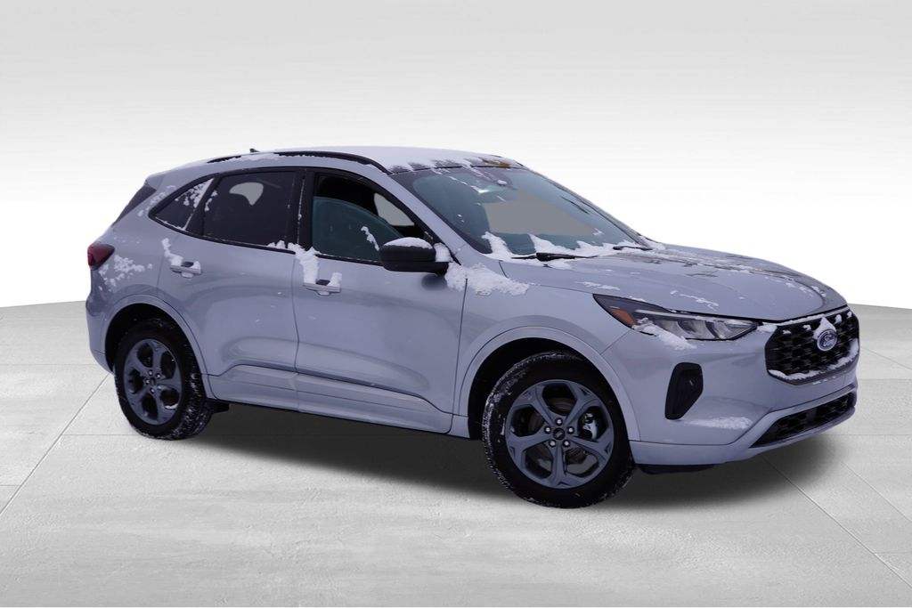 2023 Ford Escape ST-Line photo 2