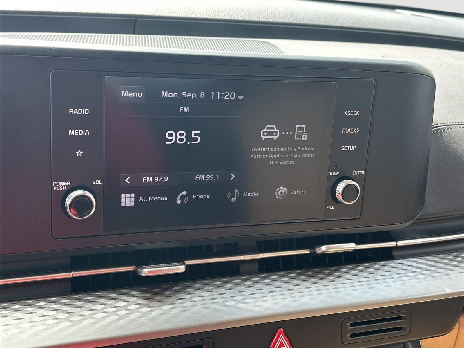 2024 Kia Carnival LX photo 14