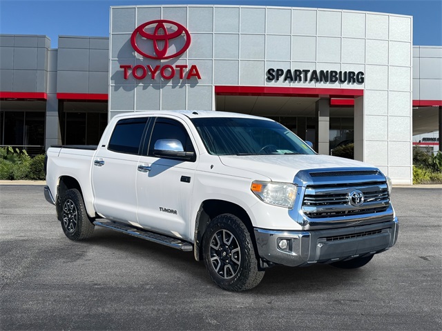 2017 Toyota Tundra SR5's photo