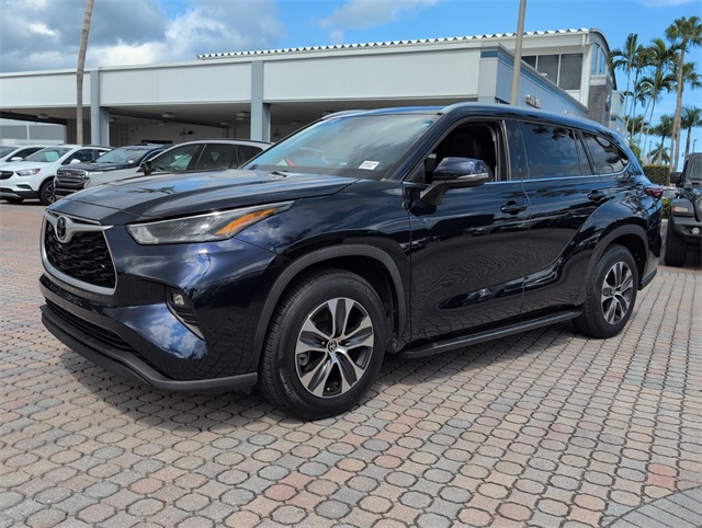 2022 Toyota Highlander XLE photo 4