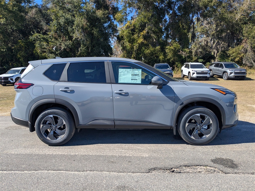 2026 Nissan Rogue SV photo 2