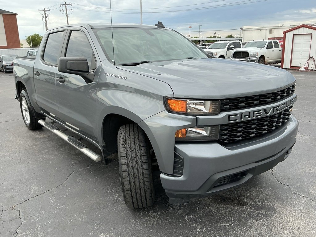 2020 Chevrolet Silverado 1500 Custom photo 2