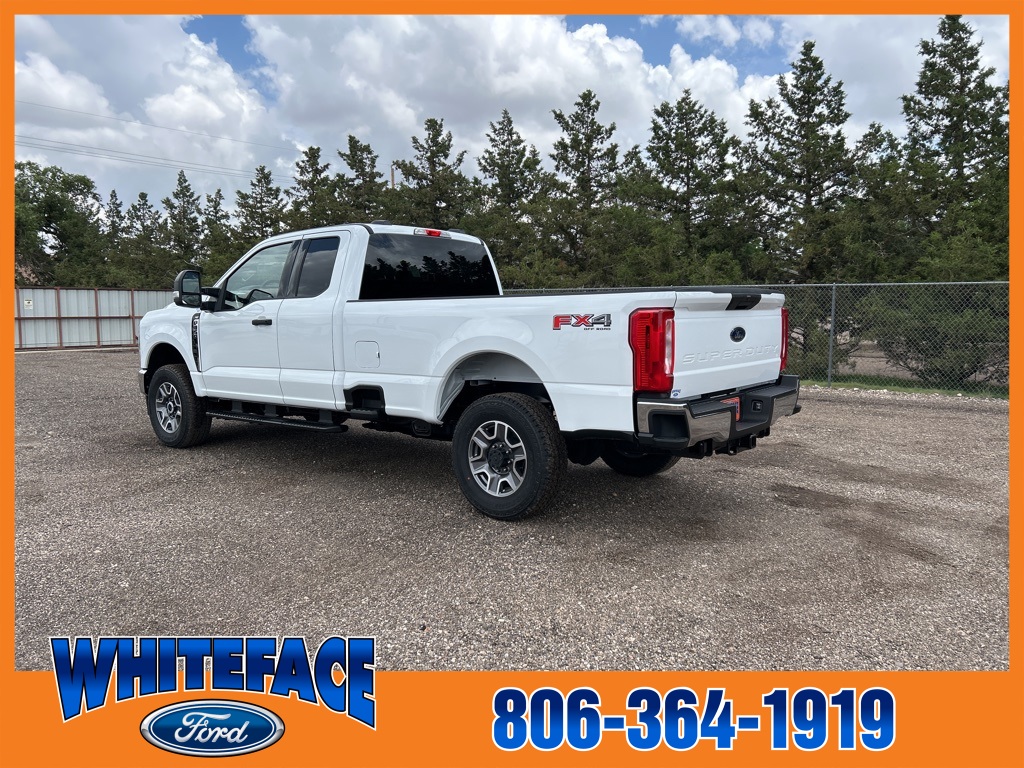 2025 Ford F-350 XLT photo 4