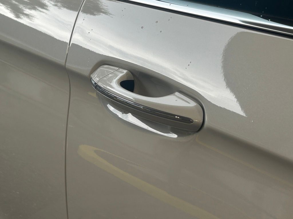 2024 Ford Edge Titanium photo 14