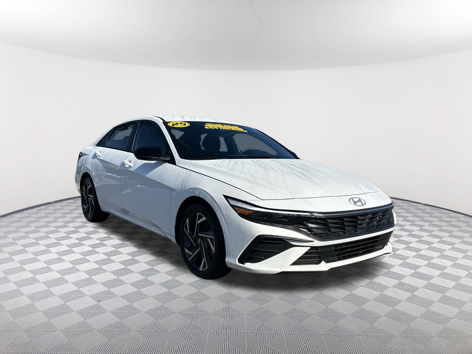 2025 Hyundai Elantra SEL Sport photo 3