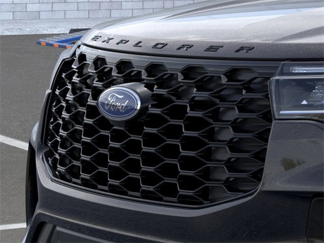 2025 Ford Explorer ST-Line photo 12