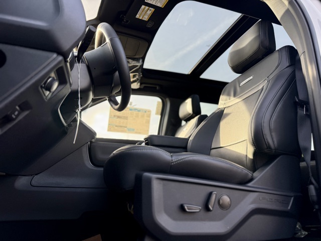 2025 Ford Expedition MAX Platinum photo 14