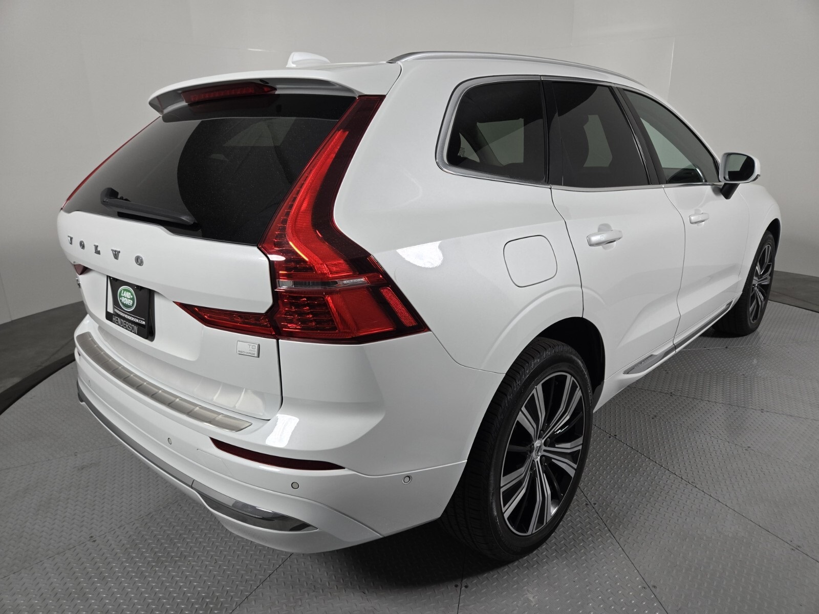 2022 Volvo XC60 Recharge Hybrid T8 Inscription photo 3