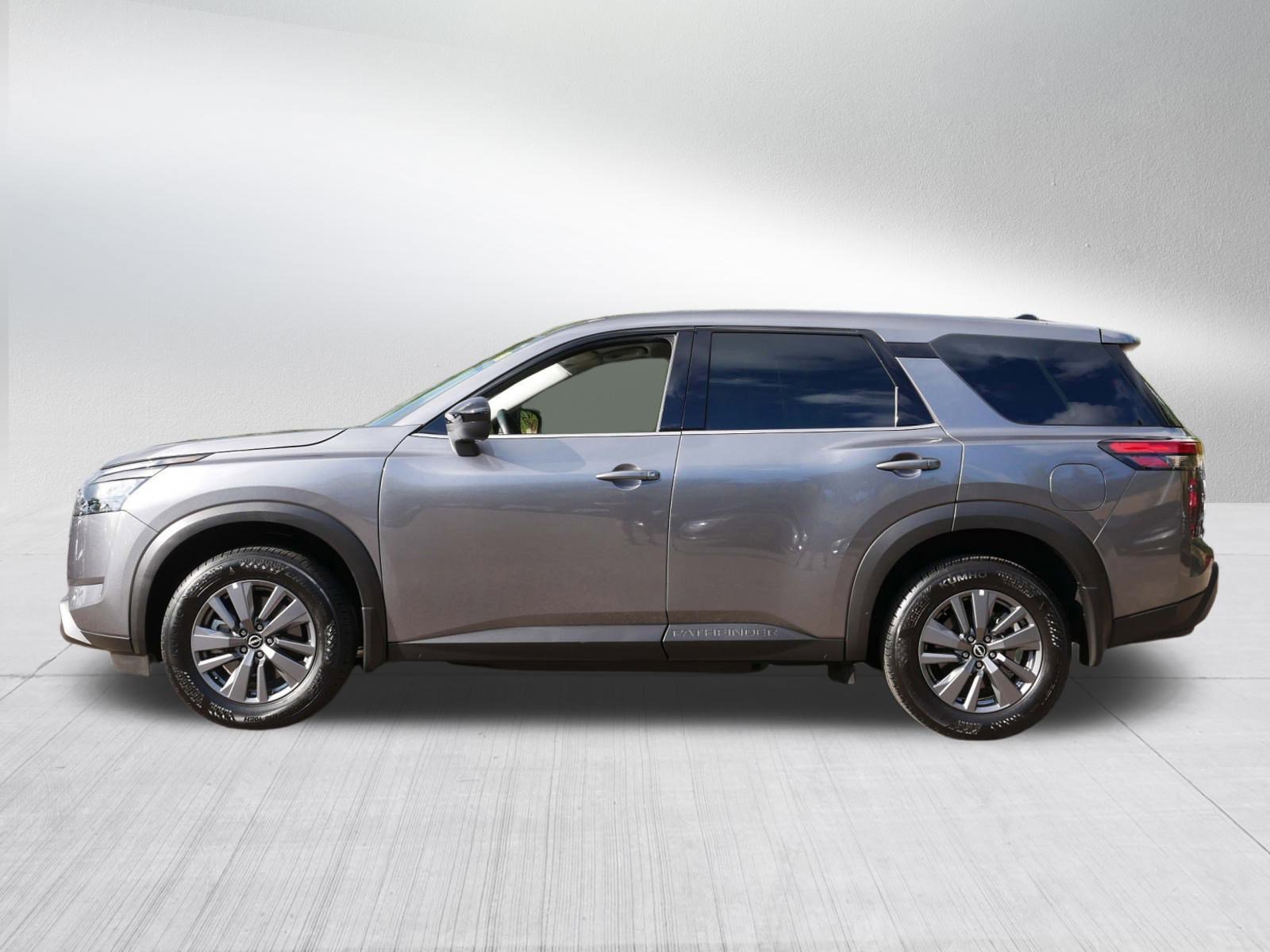 2024 Nissan Pathfinder S photo 4