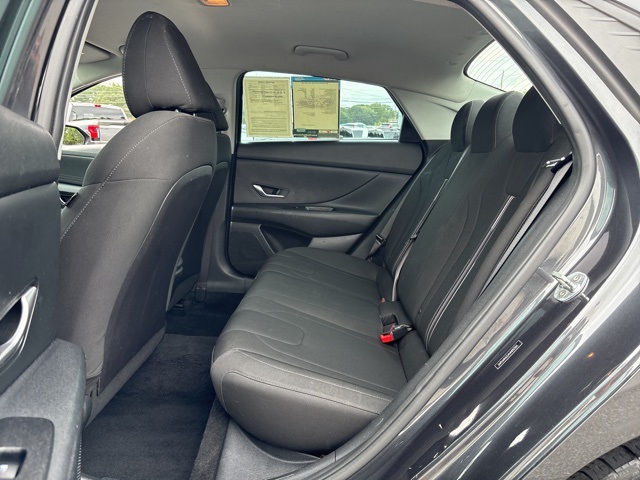 2021 Hyundai Elantra SEL photo 24