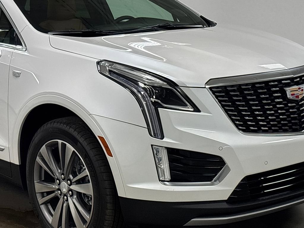 2025 Cadillac XT5 Premium Luxury photo 2