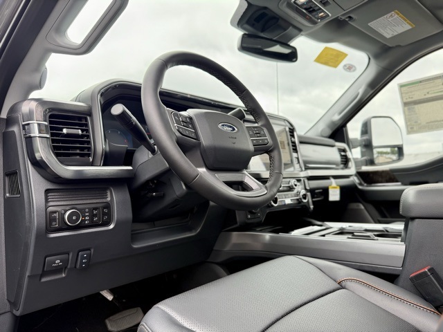 2025 Ford F-350 Lariat photo 14