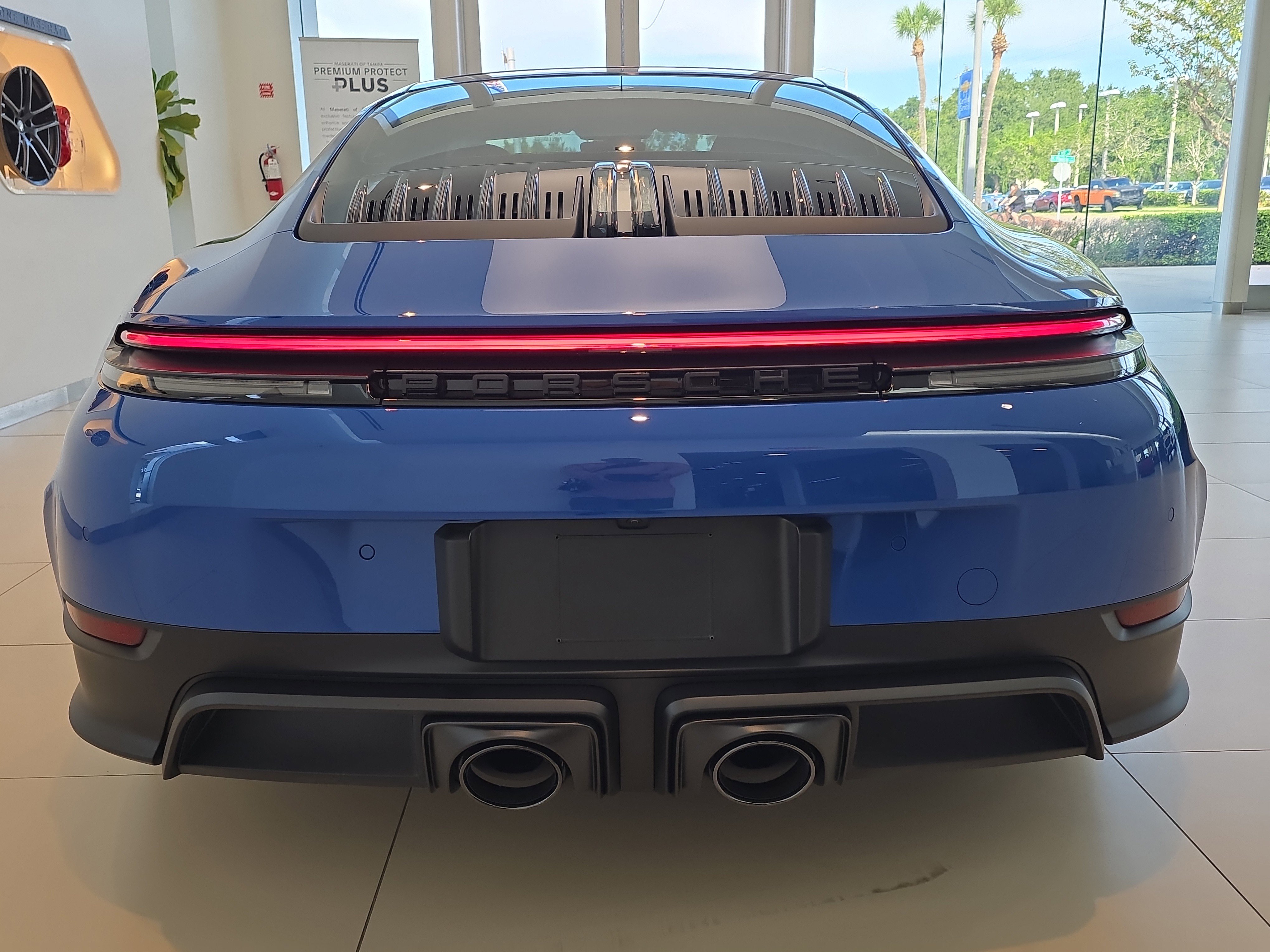 2025 Porsche 911 4 GTS photo 6
