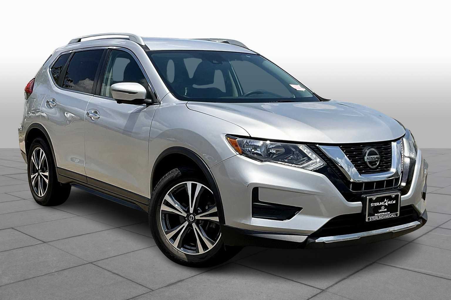 2019 Nissan Rogue SV photo 2