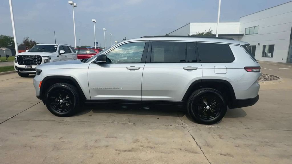 2024 Jeep Grand Cherokee Limited photo 4