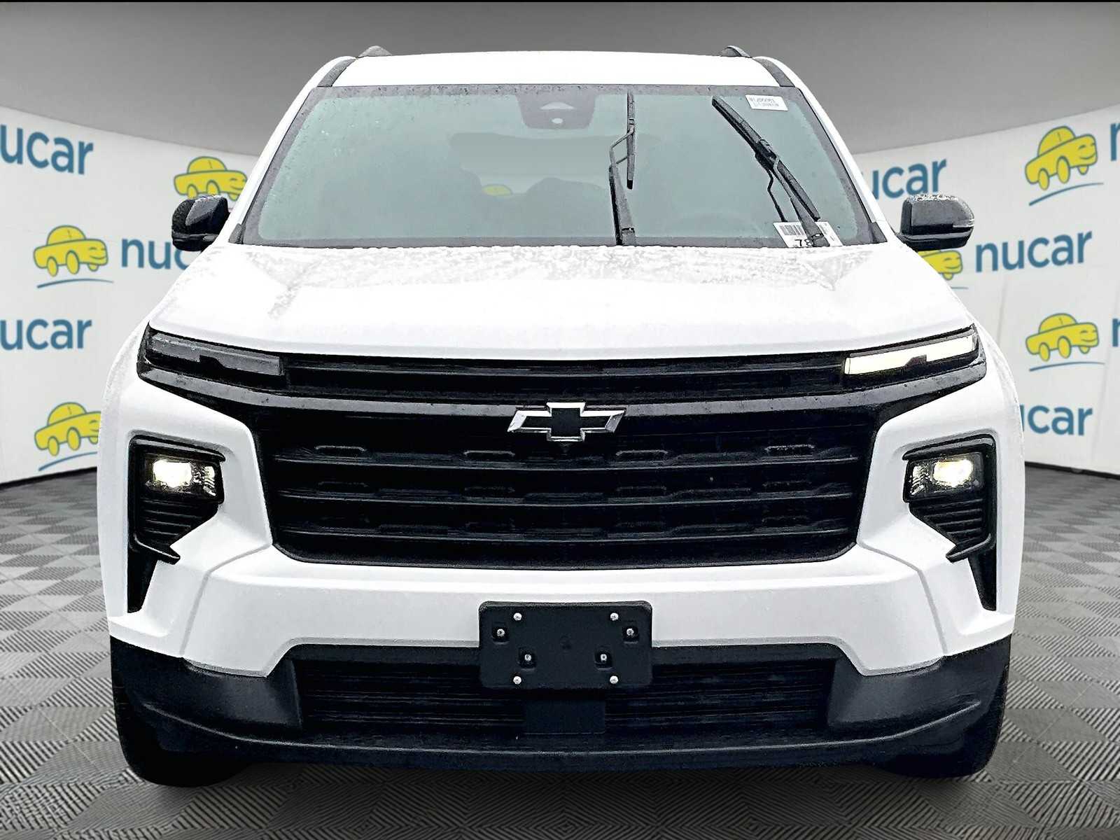 2026 Chevrolet Traverse photo 2