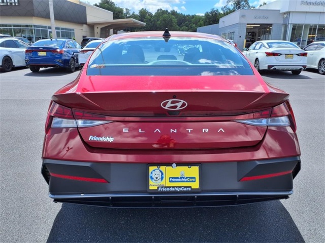 2024 Hyundai Elantra SEL photo 23